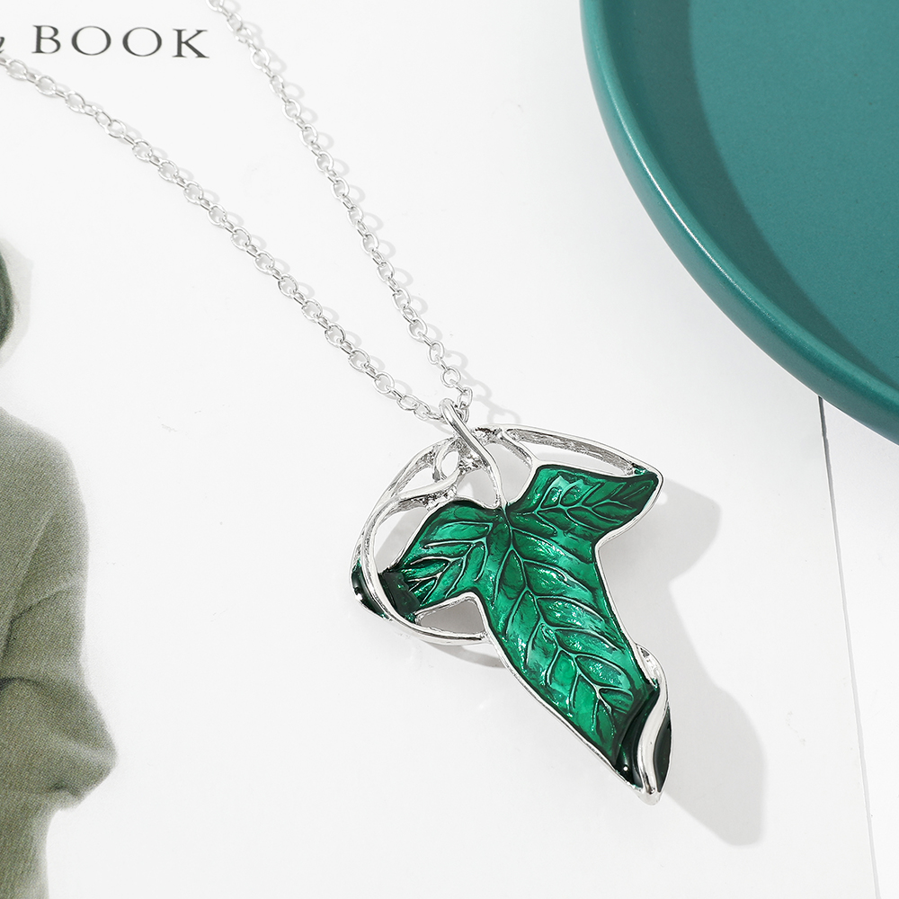 Vintage Green Leaf Pendant Nec - đánh giá và giá Vintage Collectible Item